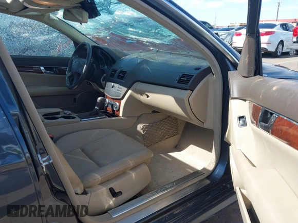 2011 Mercedes-Benz C 300 Sport с VIN WDDGF5EB3BA496547, выставлен на аукционе IAAI как лот 41631748 с пробегом 92 588 миль миль и . История ставок и продаж доступна на DreamBid. Изображение 5.