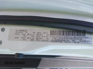 2018 Ram 1500 Tradesman с VIN 3C6JR7AGXJG210530, выставлен на аукционе IAAI как лот 42522902 с пробегом 83 546 миль миль и . История ставок и продаж доступна на DreamBid. Изображение 9.
