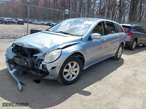 2007 Mercedes-Benz R-Class 3.5L with VIN 4JGCB65E17A040960, listed as a IAAI auction lot 41891102 with 122,146 mi miles. Bid and sale history available at carsss.com. Image 2.