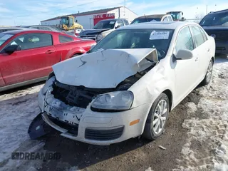 2010 Volkswagen Jetta SE с VIN 3VWRX7AJ4AM030312, выставлен на аукционе IAAI как лот 41304990 с пробегом 204 910 миль миль и . История ставок и продаж доступна на DreamBid. Изображение 17.