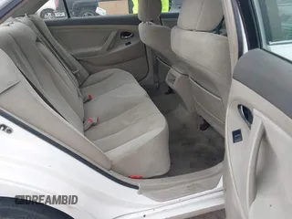 2009 Toyota Camry z VIN 4T1BE46K69U827318, wystawiony jako IAAI lot #41879474 z przebiegiem 223 347 mil mil oraz . Historia ofert i sprzedaży dostępna na DreamBid. Obrazek 8.