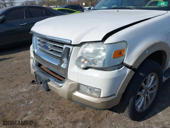 2006 Ford Explorer Eddie Bauer with VIN 1FMEU74E76UA10983, listed as a IAAI auction lot 41793673 with 118,696 mi miles. Bid and sale history available at carsss.com. Image 6.
