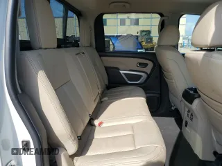 2018 Nissan Titan SV z VIN 1N6AA1E57JN526185, wystawiony jako Copart lot #53909425 z przebiegiem 65 499 mil mil oraz Czysty tytuł • Clean title. Historia ofert i sprzedaży dostępna na DreamBid. Obrazek 10.