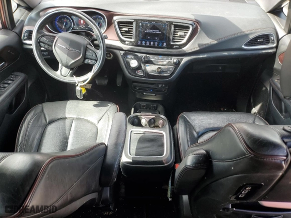 2020 Chrysler Pacifica Limited with VIN 2C4RC1GG0LR147145, listed as a Copart auction lot 49053105 with 90,083 mi miles and Salvage Title. Bid and sale history available at carsss.com. Image 8.