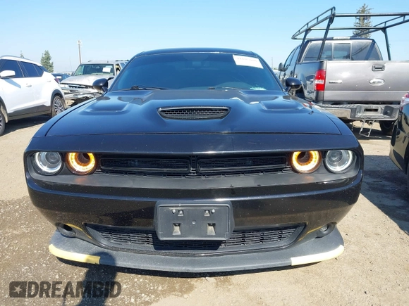 2019 Dodge Challenger R/T Scat Pack z VIN 2C3CDZFJ9KH556896, wystawiony jako IAAI lot #41892608 z przebiegiem 60 747 mil mil oraz . Historia ofert i sprzedaży dostępna na DreamBid. Obrazek 12.
