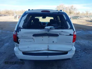 2005 Chrysler Town & Country Limited with VIN 2C8GP64L25R161995, listed as a IAAI auction lot 41403697 with 244,202 mi miles. Bid and sale history available at carsss.com. Image 16.