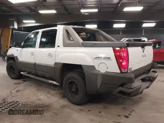 2005 Chevrolet Avalanche LS z VIN 3GNGK22G05G118929, wystawiony jako IAAI lot #42364988 z przebiegiem 280 772 mil mil oraz . Historia ofert i sprzedaży dostępna na DreamBid. Obrazek 3.