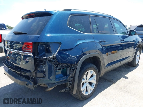 2018 Volkswagen Atlas SE with VIN 1V2LR2CAXJC558200, listed as a IAAI auction lot 42297089 with 95,366 mi miles and . Bid and sale history available at DreamBid. Image 4.