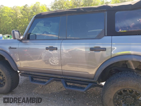 2022 Ford Bronco with VIN 1FMDE5BH9NLB87372, listed as a IAAI auction lot 42178135 with 71,585 mi miles and . Bid and sale history available at DreamBid. Image 14.