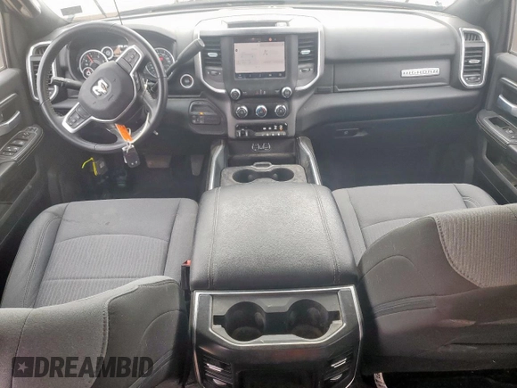 2024 Ram 2500 Big Horn z VIN 3C6UR5DL5RG233994, wystawiony jako Copart lot #59522945 z przebiegiem 21 239 mil mil oraz Szkoda całkowita • Salvage title. Historia ofert i sprzedaży dostępna na DreamBid. Obrazek 8.
