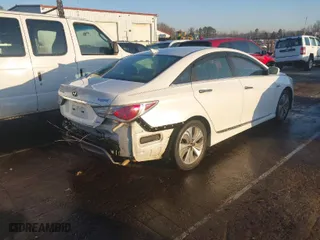 2013 Hyundai Sonata Hybrid Limited with VIN KMHEC4A4XDA080666, listed as a IAAI auction lot 41771785 with 170,714 mi miles. Bid and sale history available at carsss.com. Image 4.