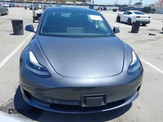 2023 Tesla Model 3 z VIN 5YJ3E1EA6PF694419, wystawiony jako IAAI lot #42268637 z przebiegiem 17 419 mil mil oraz . Historia ofert i sprzedaży dostępna na DreamBid. Obrazek 12.
