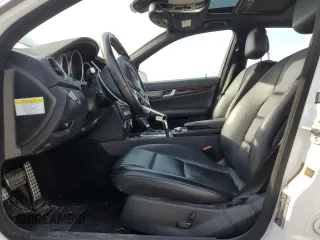 2013 Mercedes-Benz C 300 Sport z VIN WDDGF8AB8DR264537, wystawiony jako Copart lot #53031875 z przebiegiem 92 735 mil mil oraz Szkoda całkowita • Salvage title. Historia ofert i sprzedaży dostępna na DreamBid. Obrazek 7.
