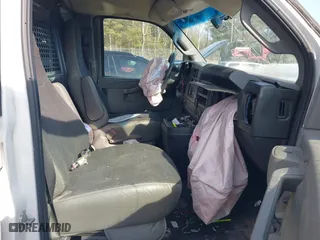 2019 GMC Savana Cargo Van with VIN 1GTW7AFG5K1210624, listed as a IAAI auction lot 41786354 with 105,345 mi miles. Bid and sale history available at carsss.com. Image 5.