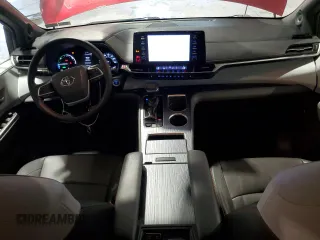 2021 Toyota Sienna XSE with VIN 5TDDSKFC4MS004368, listed as a Copart auction lot 63181665 with 53,657 mi miles and Salvage title. Bid and sale history available at DreamBid. Image 8.