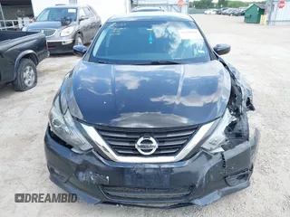 2017 Nissan Altima SL z VIN 1N4AL3AP8HC250708, wystawiony jako IAAI lot #42430919 z przebiegiem 170 759 mil mil oraz . Historia ofert i sprzedaży dostępna na DreamBid. Obrazek 12.