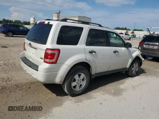 2012 Ford Escape XLT z VIN 1FMCU9DG2CKB54288, wystawiony jako Copart lot #61569655 z przebiegiem 169 899 mil mil oraz Szkoda całkowita • Salvage title. Historia ofert i sprzedaży dostępna na DreamBid. Obrazek 3.