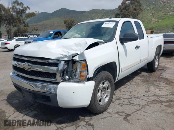 2008 Chevrolet Silverado 1500 1LT with VIN 1GCEC19JX8Z313921, listed as a IAAI auction lot 41902153 with 180,265 mi miles and . Bid and sale history available at DreamBid. Image 2.