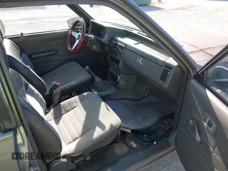 1992 Mazda B-Series Truck with VIN JM2UF3136N0270881, listed as a IAAI auction lot 41814384 with 202,785 mi miles and . Bid and sale history available at DreamBid. Image 5.