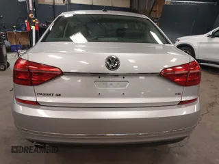 2016 Volkswagen Passat SE z VIN 1VWBT7A30GC020823, wystawiony jako IAAI lot #42204074 z przebiegiem 87 784 mil mil oraz . Historia ofert i sprzedaży dostępna na DreamBid. Obrazek 16.