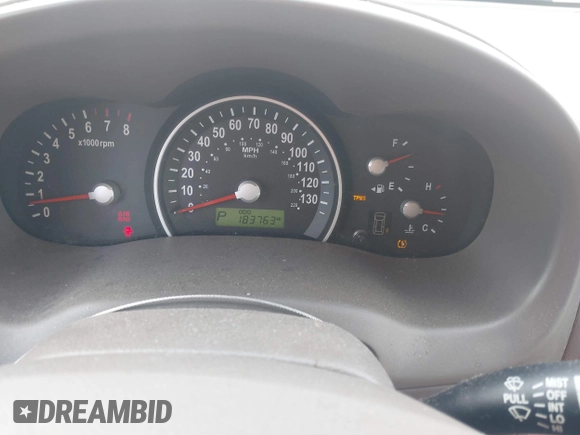2008 Kia Sedona LX with VIN KNDMB233186264043, listed as a IAAI auction lot 41462661 with 183,763 mi miles. Bid and sale history available at carsss.com. Image 7.
