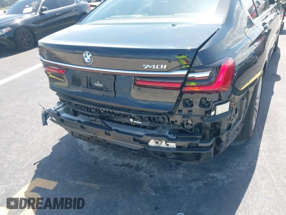 2022 BMW 7 Series 740i with VIN WBA7T2C02NCH73426, listed as a IAAI auction lot 42641007 with 49,300 mi miles and . Bid and sale history available at DreamBid. Image 6.