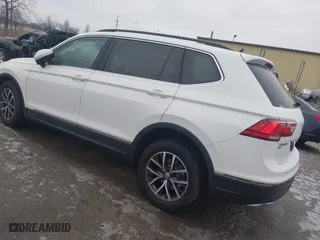 2020 Volkswagen Tiguan SE with VIN 3VV2B7AX2LM086681, listed as a IAAI auction lot 41522520 with 47,862 mi miles. Bid and sale history available at carsss.com. Image 3.