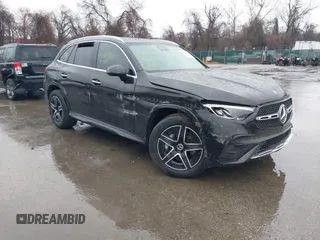2024 Mercedes-Benz GLC 300 z VIN W1NKM4HB8RF202260, wystawiony jako IAAI lot #41848550 z przebiegiem 10 642 mil mil oraz . Historia ofert i sprzedaży dostępna na DreamBid. Obrazek 1.