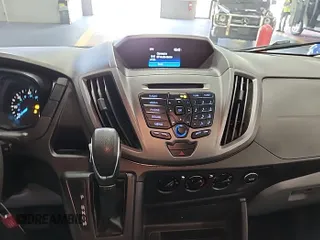 2018 Ford Transit z VIN 1FTYR1YMXJKA73548, wystawiony jako IAAI lot #42842418 z przebiegiem 111 077 mil mil oraz . Historia ofert i sprzedaży dostępna na DreamBid. Obrazek 2.