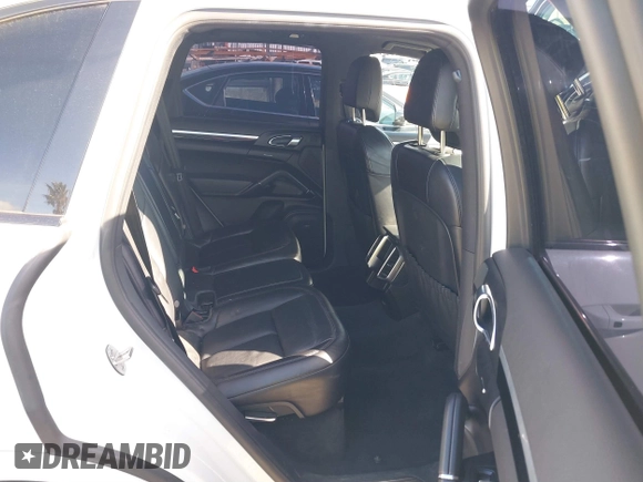 2017 Porsche Cayenne with VIN WP1AA2A23HKA80695, listed as a IAAI auction lot 41532359 with 71,628 mi miles. Bid and sale history available at carsss.com. Image 8.