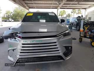 2025 Lexus TX 500h F Sport Premium with VIN 5TDABAB62SS009112, listed as a IAAI auction lot 42456147 with 2,490 mi miles and . Bid and sale history available at DreamBid. Image 13.