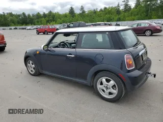 2009 MINI Hardtop z VIN WMWMF33559TW70161, wystawiony jako Copart lot #58711205 z przebiegiem 136 887 mil mil oraz Tytuł czysty. Historia ofert i sprzedaży dostępna na DreamBid. Obrazek 2.