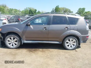 2011 Mitsubishi Outlander SE with VIN JA4AS3AW0BU032083, listed as a IAAI auction lot 42257699 with 160,038 mi miles and . Bid and sale history available at DreamBid. Image 15.