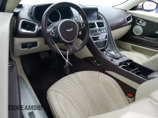 2020 Aston Martin DB11 z VIN SCFRMFCW5LGM08456, wystawiony jako Copart lot #78863454 z przebiegiem Nie podano mil oraz Szkody całkowita. Historia ofert i sprzedaży dostępna na DreamBid. Obrazek 8.