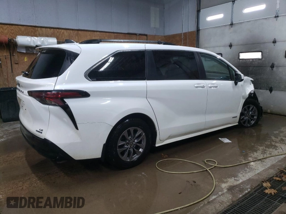 2021 Toyota Sienna LE with VIN 5TDBSKFCXMS023725, listed as a Copart auction lot 81284903 with Not provided miles and Salvage title. Bid and sale history available at DreamBid. Image 3.