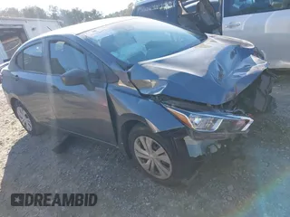 2021 Nissan Versa S with VIN 3N1CN8DVXML907515, listed as a IAAI auction lot 41496492 with 43,781 mi miles. Bid and sale history available at carsss.com. Image 1.