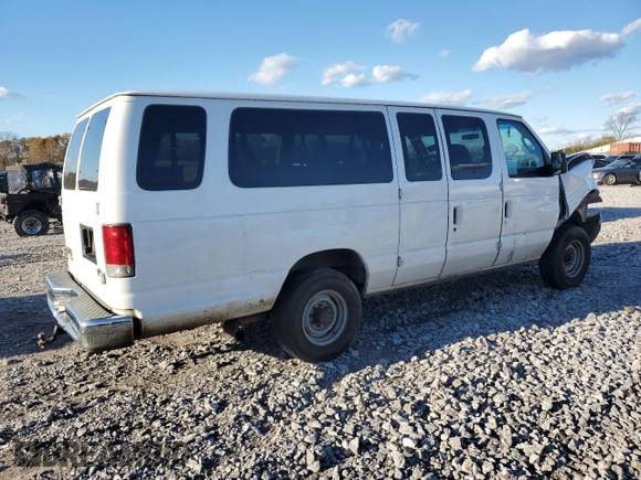 2006 Ford Econoline Passenger XL with VIN 1FBSS31L36HB03652, listed as a Copart auction lot 84521014 with 320,207 mi miles and Salvage Title. Bid and sale history available at carsss.com. Image 3.