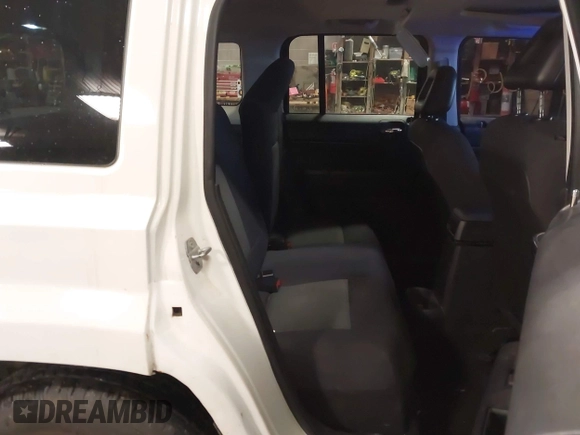 2009 Jeep Patriot Sport with VIN 1J8FT28B39D194976, listed as a IAAI auction lot 41575669 with 130,955 mi miles and . Bid and sale history available at DreamBid. Image 8.