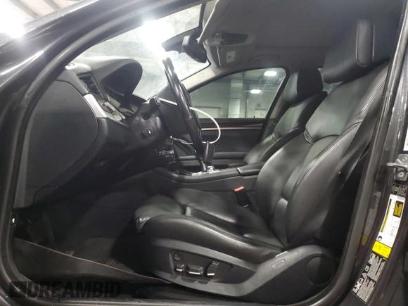 2012 BMW 5 Series 535i xDrive z VIN WBAFU7C56CDU59798, wystawiony jako Copart lot #84468134 z przebiegiem 181 664 mil mil oraz Szkoda całkowita • Salvage title. Historia ofert i sprzedaży dostępna na DreamBid. Obrazek 7.