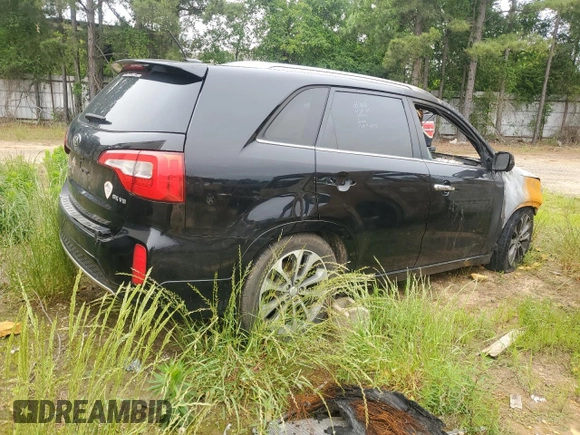 2015 Kia Sorento SX with VIN 5XYKW4A70FG568634, listed as a Copart auction lot 55783225 with Not provided miles and Salvage title. Bid and sale history available at DreamBid. Image 3.