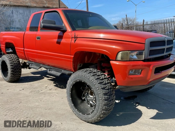 2000 Dodge 2500 z VIN 3B7KF2363YG104640, wystawiony jako Copart lot #45928635 z przebiegiem 206 162 mil mil oraz Czysty tytuł • Clean title. Historia ofert i sprzedaży dostępna na DreamBid. Obrazek 1.