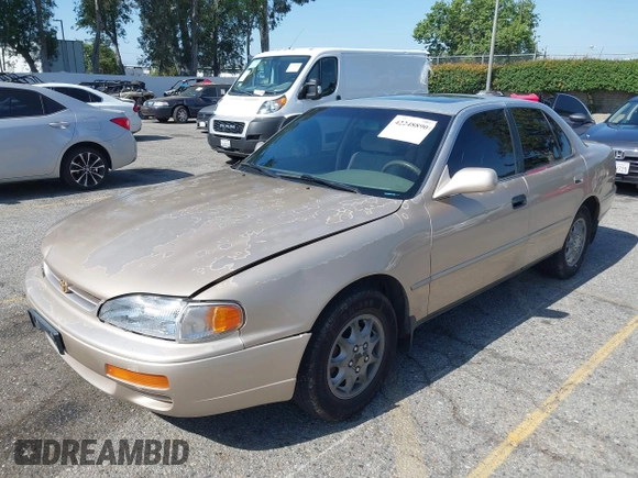 1996 Toyota Camry DX z VIN JT2BG12K0T0347950, wystawiony jako IAAI lot #42248890 z przebiegiem 264 017 mil mil oraz . Historia ofert i sprzedaży dostępna na DreamBid. Obrazek 17.