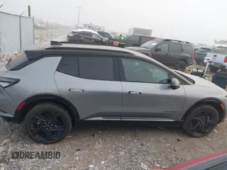 2024 Chevrolet Equinox EV RS z VIN 3GN7DRRR6RS270212, wystawiony jako IAAI lot #40974910 z przebiegiem 296 mil mil oraz . Historia ofert i sprzedaży dostępna na DreamBid. Obrazek 14.