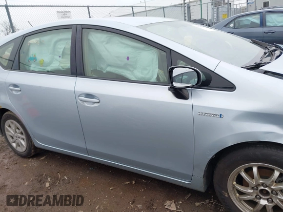 2015 Toyota Prius Two with VIN JTDZN3EU9FJ037766, listed as a IAAI auction lot 42019924 with 277,895 mi miles and . Bid and sale history available at DreamBid. Image 14.