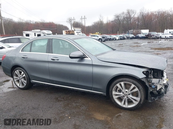 2019 Mercedes-Benz C 300 z VIN 55SWF8EBXKU291272, wystawiony jako IAAI lot #41976071 z przebiegiem 59 100 mil mil oraz . Historia ofert i sprzedaży dostępna na DreamBid. Obrazek 18.