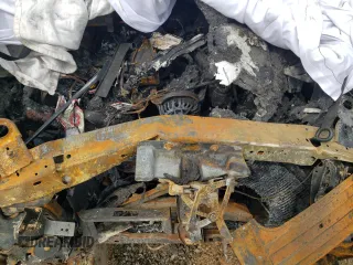 2004 Ford Expedition Eddie Bauer z VIN 1FMFU18L04LB47907, wystawiony jako Copart lot #53863365 z przebiegiem Nie podano mil oraz Nie do naprawy • Non repairable. Historia ofert i sprzedaży dostępna na DreamBid. Obrazek 12.