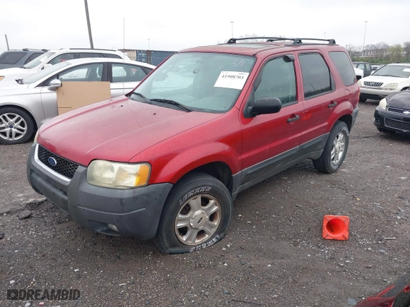 2004 Ford Escape XLT with VIN 1FMCU03114KA54144, listed as a IAAI auction lot 41908703 with 238,791 mi miles. Bid and sale history available at carsss.com. Image 2.