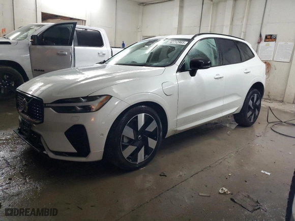 2024 Volvo XC60 Recharge Plug-In Hybrid Ultimate Dark Theme with VIN YV4H60DM5R1920760, listed as a Copart auction lot 42712965 with 7,748 mi miles and Salvage Title. Bid and sale history available at carsss.com. Image 1.