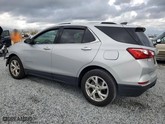 2020 Chevrolet Equinox LT with VIN 3GNAXVEX5LL211650, listed as a Copart auction lot 86737054 with 89,218 mi miles and Salvage Title. Bid and sale history available at carsss.com. Image 2.