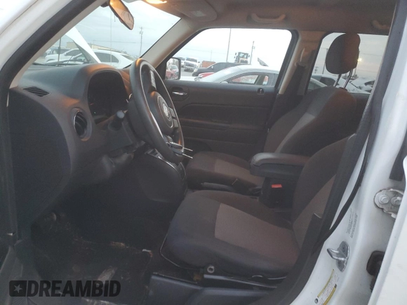 2011 Jeep Patriot Latitude with VIN 1J4NT1GA4BD285292, listed as a Copart auction lot 82780664 with 149,152 mi miles and Clean Title. Bid and sale history available at DreamBid. Image 7.